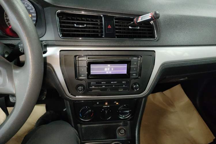 Used Volkswagen Lavida 2015 1.6L Manual Fashion Edition