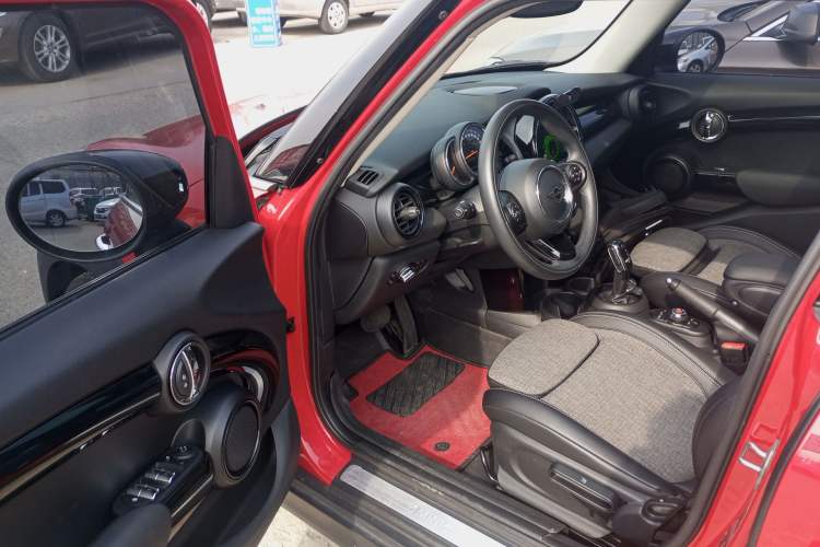 Used MINI 2019 1.5T COOPER Classic Edition Five-Door Version
