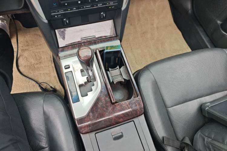 Used Toyota Camry 2015 2.0G Premier Edition Gear Lever