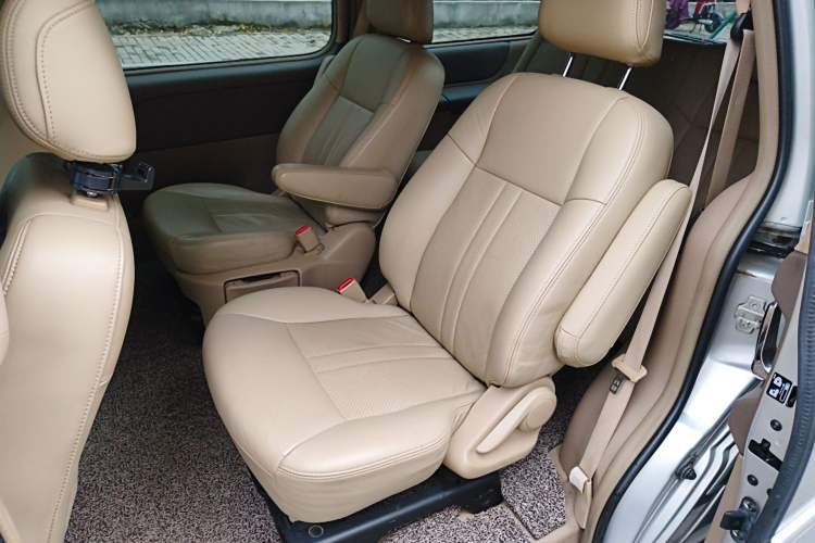 Used Buick GL8 2011 2.4L CT Comfort Edition Left Rear Seat