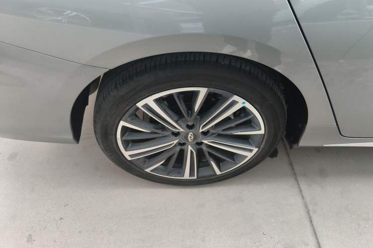 Used Chery Arrizo 8 2024 1.6T DCT Rui Right Rear Wheel Hub