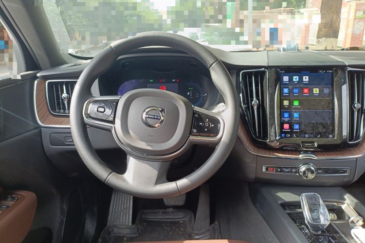 Used Volvo XC60 New Energy 2024 T8 Plug-in Hybrid Long-Range All-Wheel Drive Smart Luxury Edition
