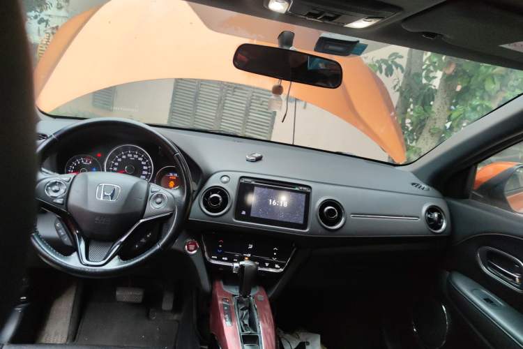 Used Honda XR-V 2015 1.8L VTi CVT Luxury Edition Headliner