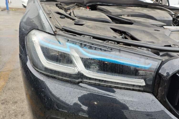 Used BMW 5 Series 2018 530Li Leading Model M Sport Package Right Front Headlight