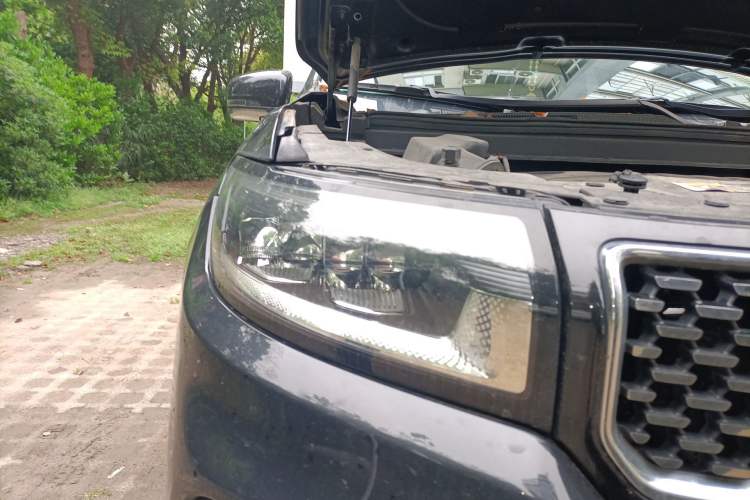 Used Jeep Grand Commander 2022 2.0T Two-Wheel Drive Luxury Version Right Front Headlight