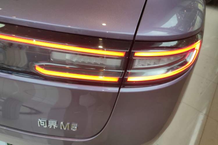 Used Hima AITO M5 2025 Extended-Range Ultra All-Wheel-Drive Version
