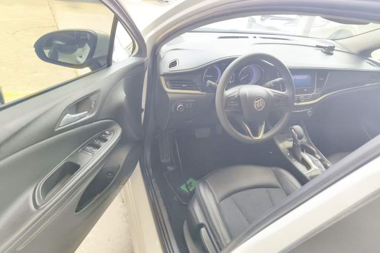 Used Buick Verano 2020 20T CVT Leading Edition Driver Seat