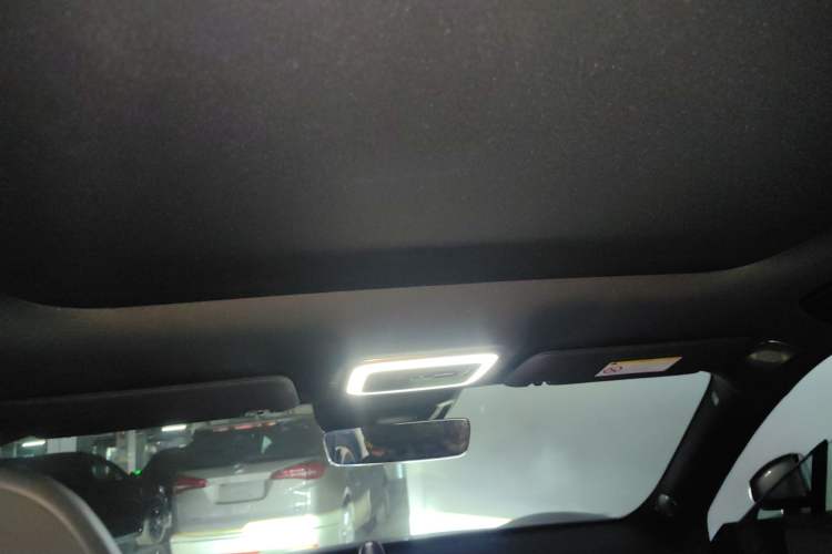 Used Zeekr 7X 2025 100 kWh Long-Range Rear-Wheel Drive with Intelligent Driving Features
