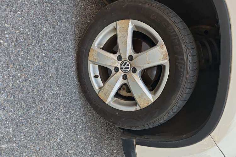 Used Volkswagen Tiguan 2012 2.0 TSI Automatic All-Wheel Drive Flagship Edition Right Front Wheel Hub