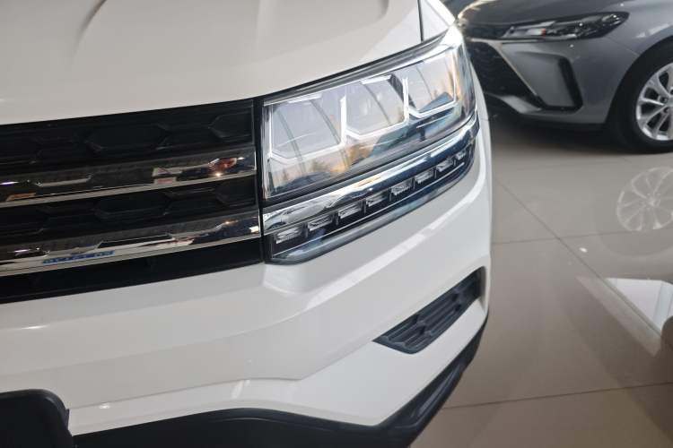 Used Volkswagen Tharu 2021 280TSI Two-Wheel Drive Trend Edition
