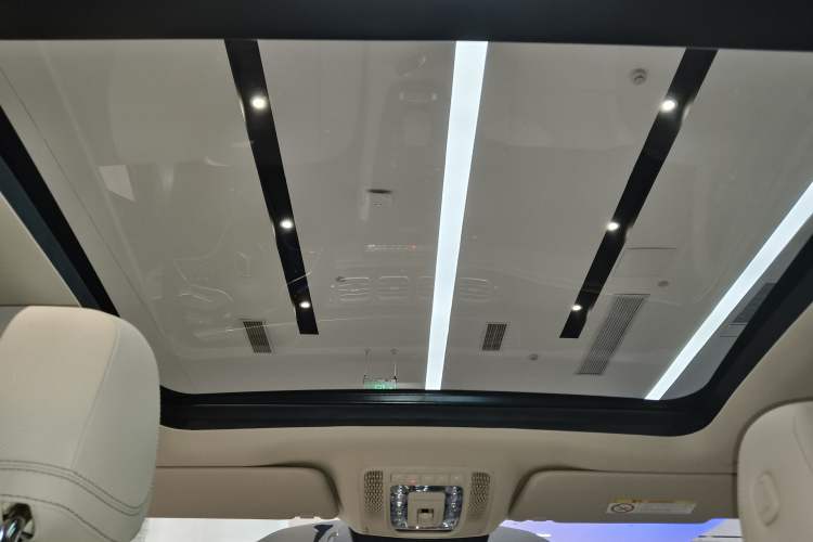 Used Mercedes-Benz GLE 2024 GLE 450 4MATIC Luxury Model
