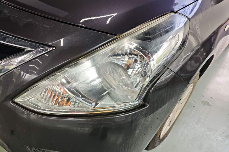 Used Nissan Sunny 2014 1.5XE Manual Comfort Edition Left Front Headlight