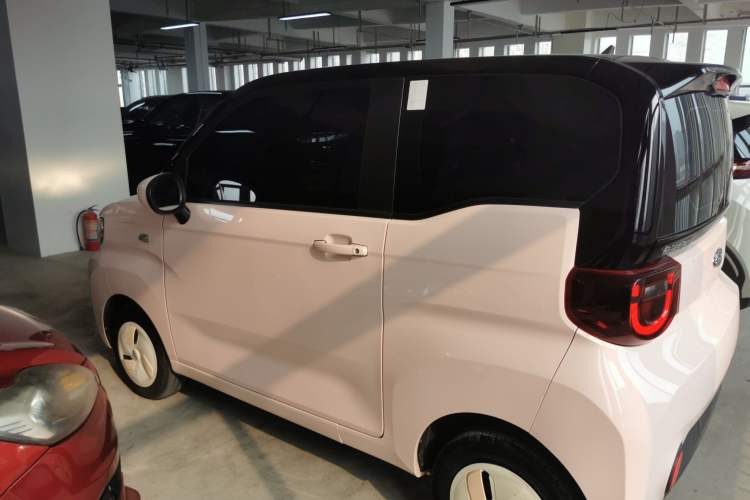 Used Chery QQ Ice Cream 2022 120km Milkshake Phosphate Lithium-Iron