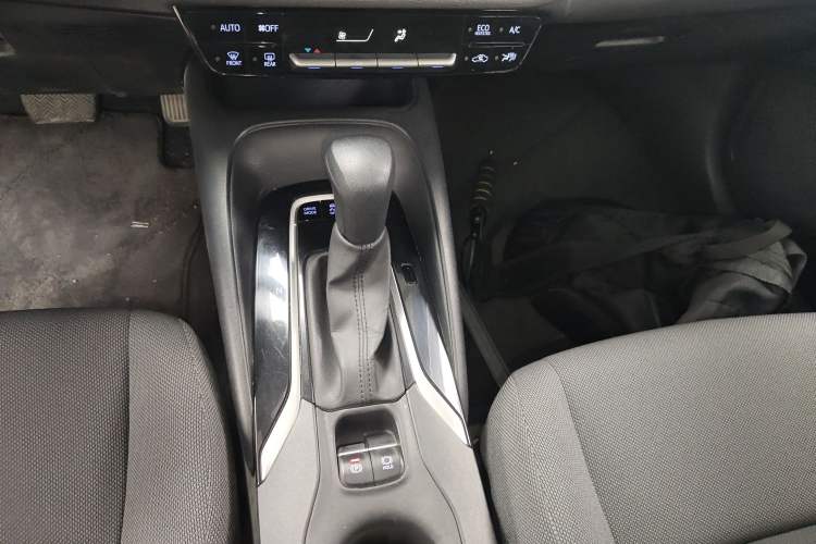 Used Toyota Levin 2019 Dual-Engine 1.8H E-CVT Tech Edition China VI Standard Gear Lever