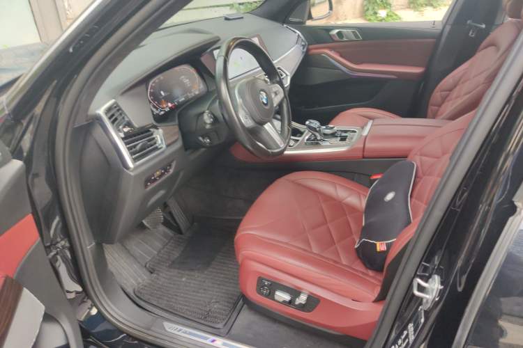 Used BMW X5 2022 Restyled xDrive 40Li M Sport Package Driver Seat