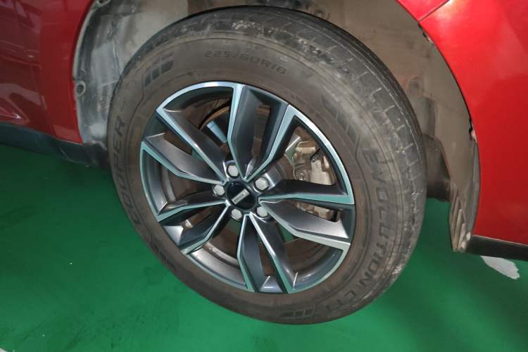 Used Wey VV5 2021 1.5T Two-Wheel Drive Color Pioneer Right Front Wheel Hub