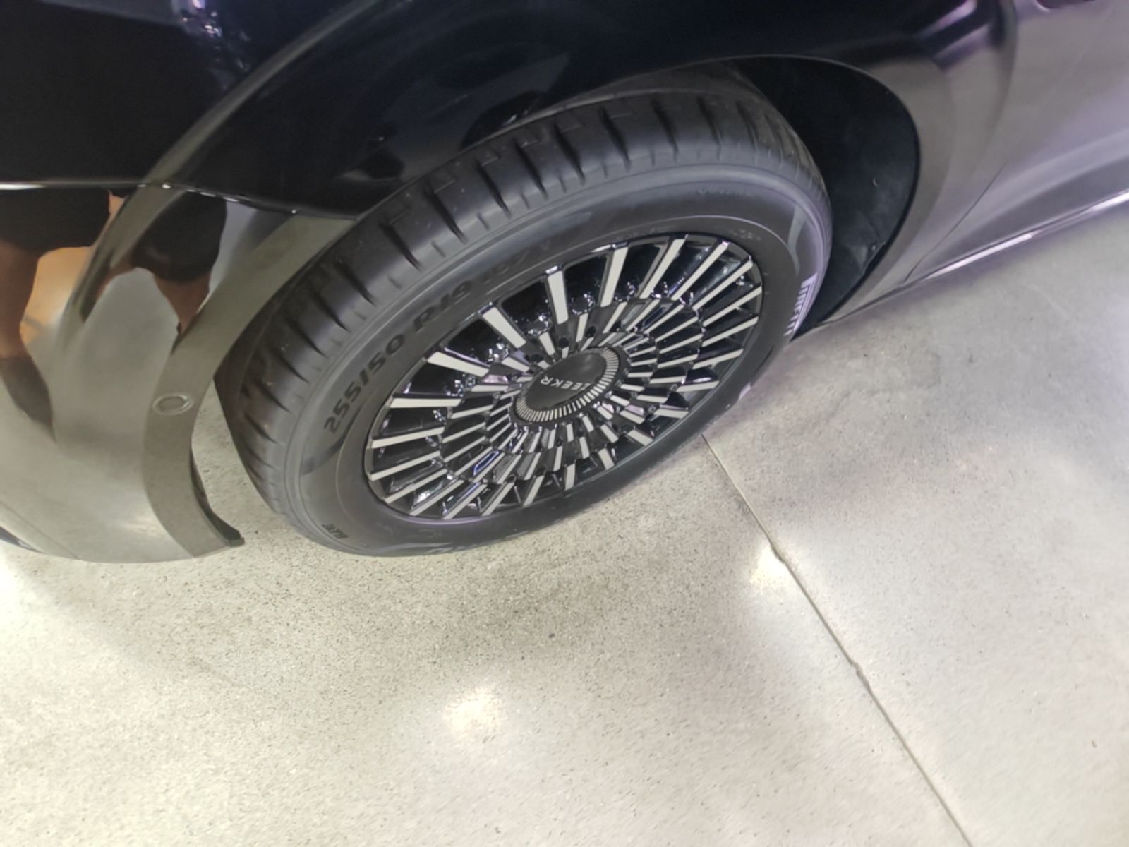 Zeekr 009 2024 Six-Seat Executive Version 4WD 108 kWh — снимка 10