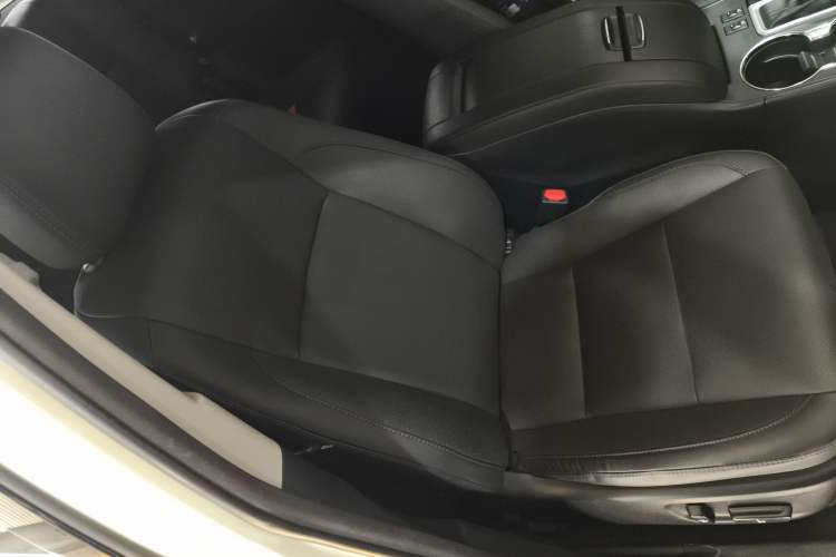 Used Toyota Highlander 2018 2.0T Four-Wheel Drive Luxury Edition 7 Seats China V Emission Standard
