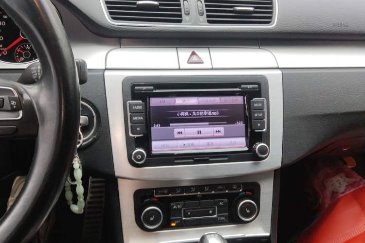 Used Volkswagen FAW-Volkswagen CC 2011 1.8 TSI Prestige Model Audio And AC Panel