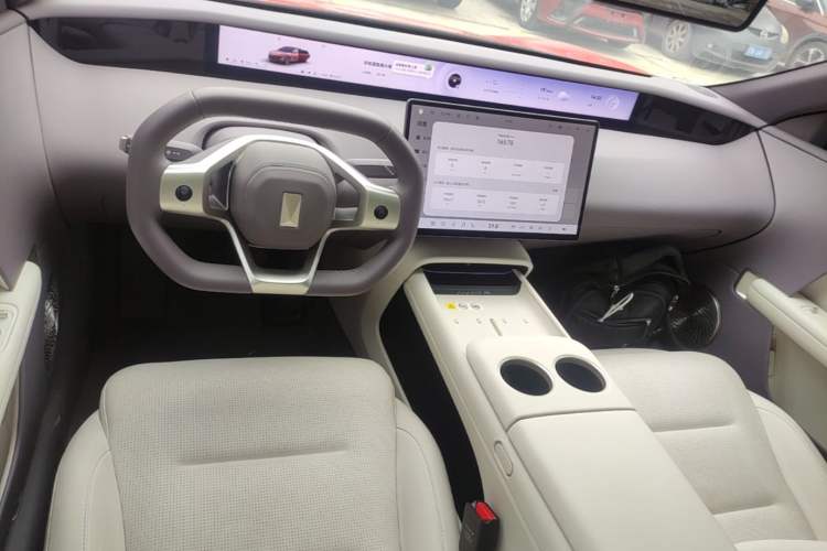 Used Avatr 06 2025 Max Extended-Range Edition Center Console