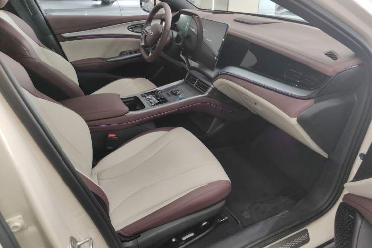 Used BYD Seal 07 DM-i 2025 Intelligent Driving Version DM-i 1.5L 125 km Prestige Edition Right Front Seat