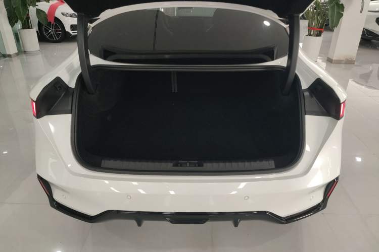 Used Lynk & Co 07 2024 EM-P 126 Long-Range Ultra