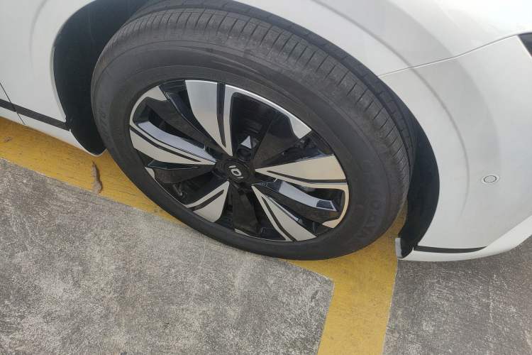 Used CHANGAN NEVO A07 2025 Blue Whale Pure Electric Version 525 Luxury Model Right Front Wheel Hub