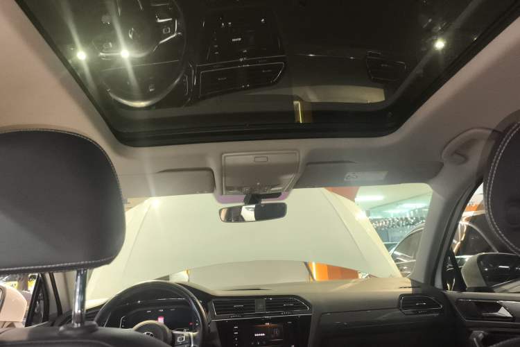 Used Volkswagen Tiguan L 2021 330TSI Automatic Two-Wheel Drive R-Line Enhanced Edition
