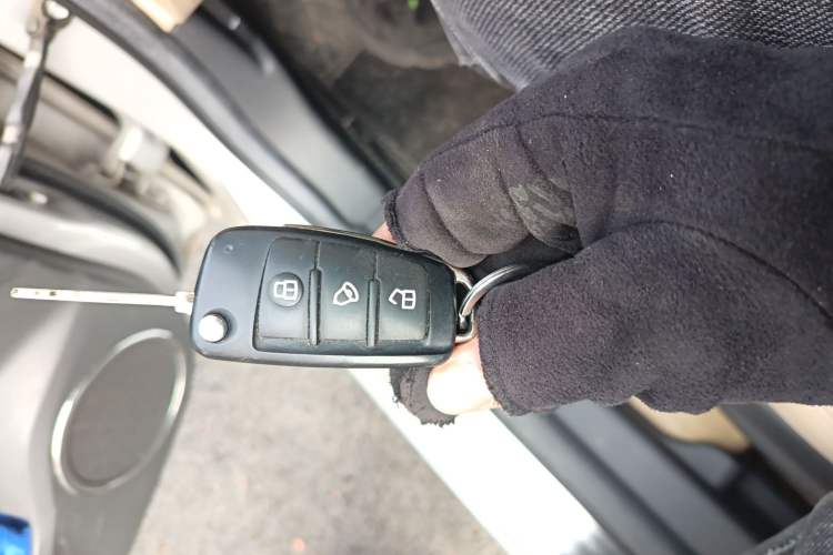 Used JAC Group J6 A30 2013 1.5L Manual Luxury Model China IV Standard