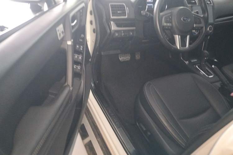 Used Subaru Forester 2016 2.5i Luxury Navigation Edition
