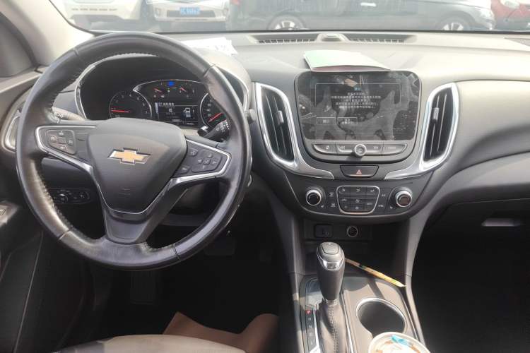 Used Chevrolet Equinox 2017 535T Automatic YuJie Edition Audio And AC Panel
