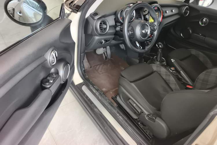 Used MINI 2014 1.5T COOPER Excitement
