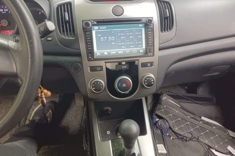 Used Kia Forte 2012 1.6L AT GL Commemorative Edition Audio And AC Panel