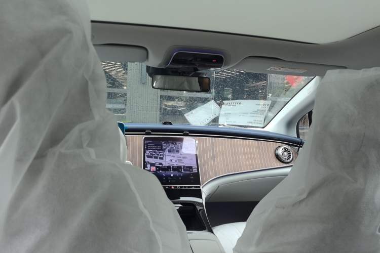 Used Mercedes-Benz EQE 2025 500 4MATIC Pioneer Edition Headliner