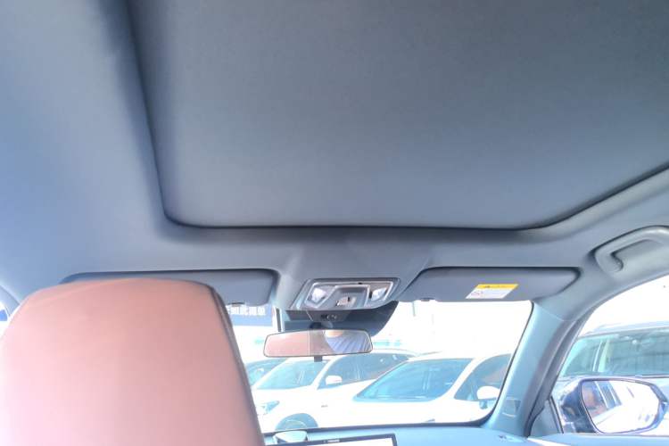 Used Changan UNI-Z New Energy 2024 Blue Whale Smart Electric iDD 125km Excellence Model