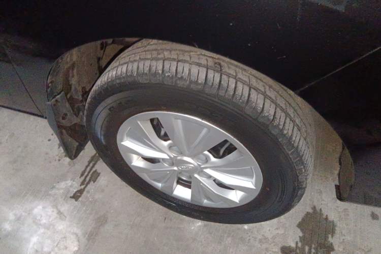 Used JAC Refine M3 2022 PLUS 1.8L 7-seater Standard Model Exterior 7