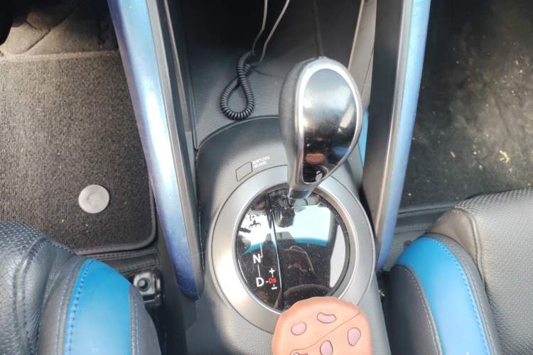 Used Hyundai Veloster 2015 1.6T Automatic Luxury Edition Gear Lever