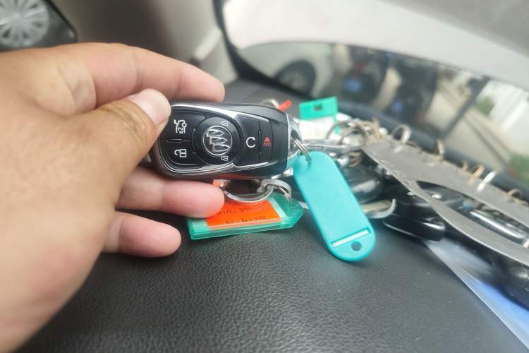 Used Buick GL8 2021 Land Cruiser Executive 652T Premium Model