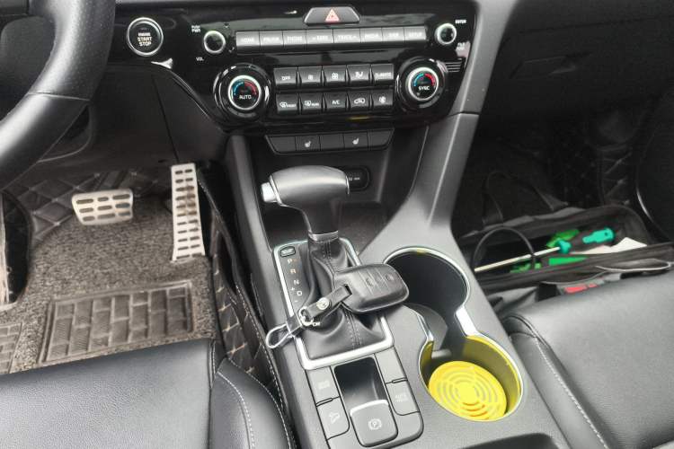 Used Kia KX5 2017 1.6T Automatic Two-Wheel Drive 15th Anniversary Special Edition DLX
