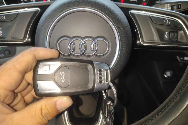 Used Audi A4L 2017 Plus 40 TFSI Ambition Model Vehicle Key