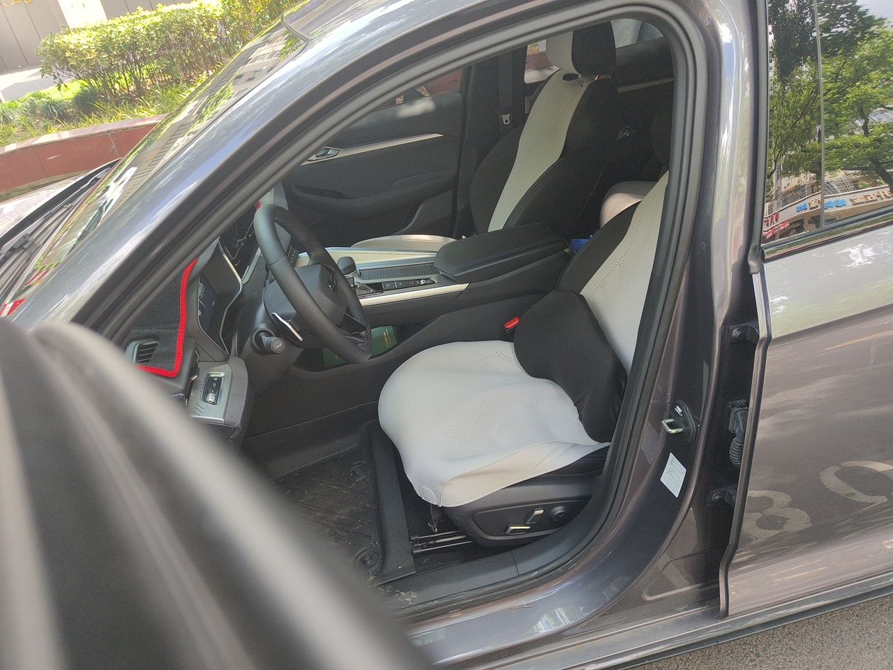 Geely Auto Preface 2024 2.0TD Xiaohan Edition — снимка 15