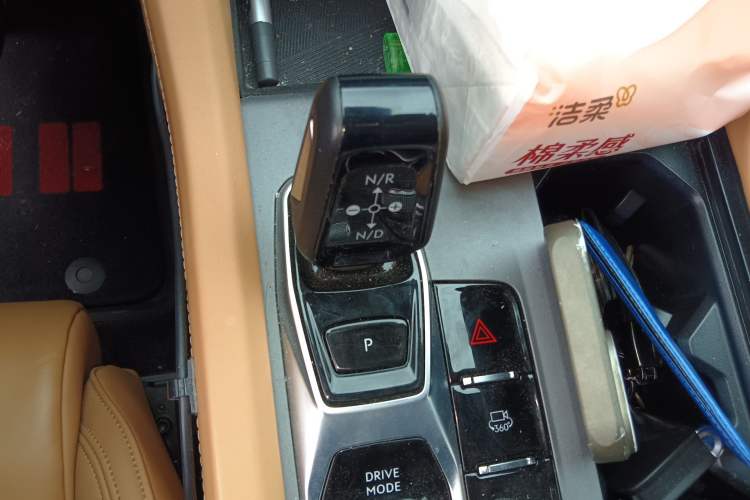 Used Lynk & Co 09 EM-P 2023 2.0TD EM-P Long-Range Version PM 7-Seater Gear Lever