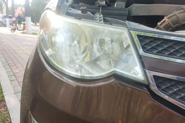 Used Wuling Hongguang 2014 1.5L S Luxury Model Right Front Headlight
