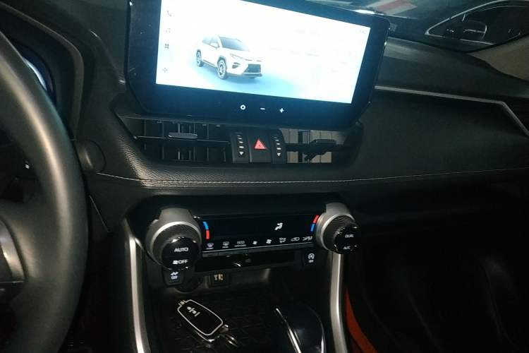 Used Toyota Wildlander 2023 2.0L CVT Two-Wheel Drive Luxury PLUS Edition Audio And AC Panel