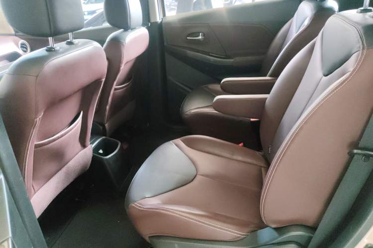 Used Venucia M50V 2017 1.6L XL CVT Luxury Edition