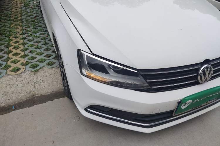 Used Volkswagen Sagitar 2018 280TSI DSG Comfort Model Right Front Headlight