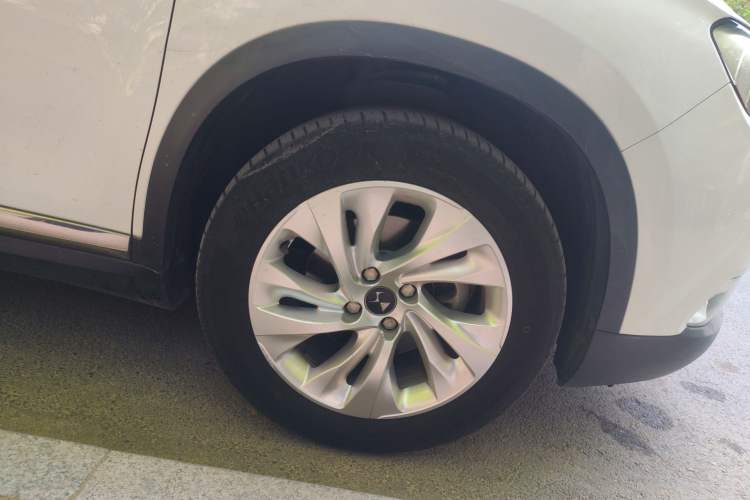 Used DS 6 2014 1.6T Elegant Version THP160 Right Front Wheel Hub