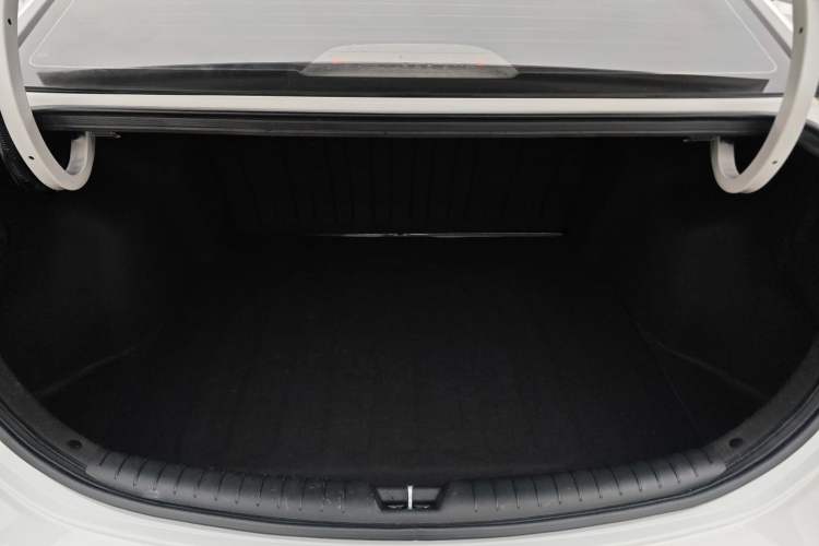 Used Hyundai Verna (new generation) 2016 1.4L Automatic Cool Edition GLS Trunk