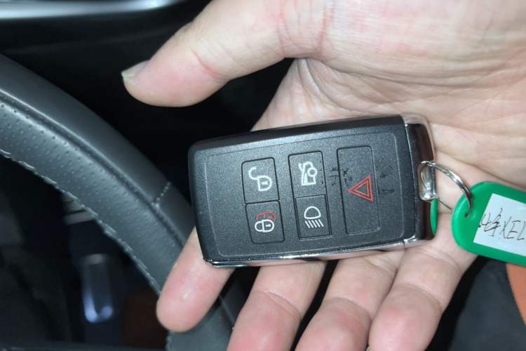 Used Jaguar XEL 2024 2.0T 250 PS R-DYNAMIC S Ebony Black Sport Edition Vehicle Key