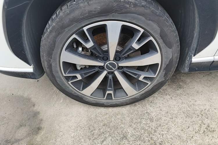 Used Roewe D5X DMH 2024 135 Tech Edition
